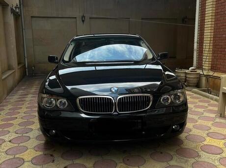 BMW 750 2008