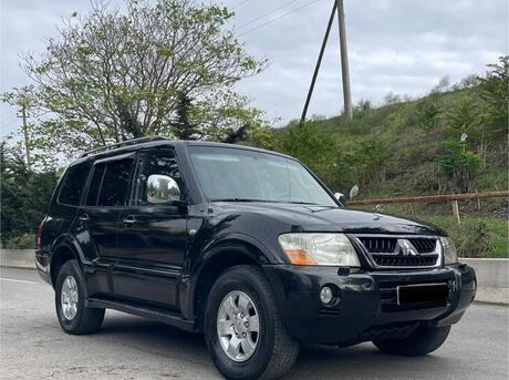 Mitsubishi Pajero 2004