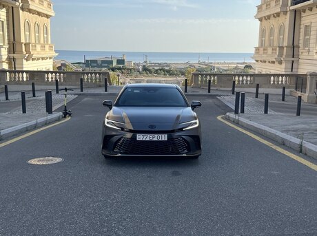 Toyota Camry 2025