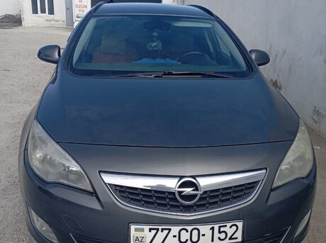 Opel Astra 2011