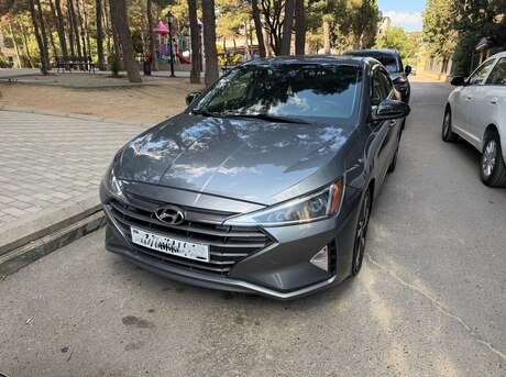 Hyundai Elantra 2019