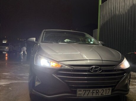 Hyundai Elantra 2019