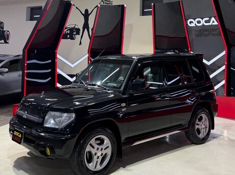 Mitsubishi Pajero io 2005