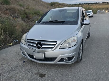 Mercedes B 180 2010