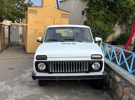 LADA (VAZ) Niva 2003