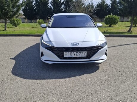 Hyundai Elantra 2022
