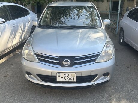 Nissan Tiida 2008