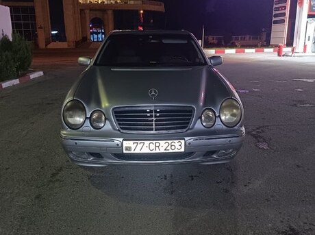 Mercedes E 220 2002