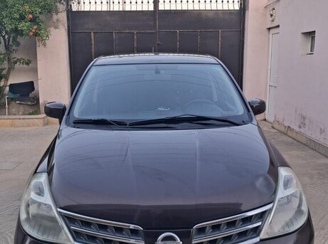 Nissan Tiida 2011
