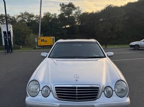 Mercedes E 240 2001