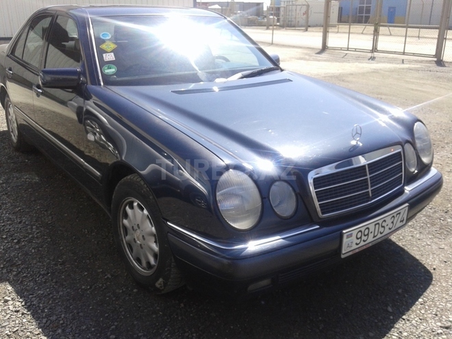 Mercedes E 240 1998, 300,000 km - 2.4 l - Bakı