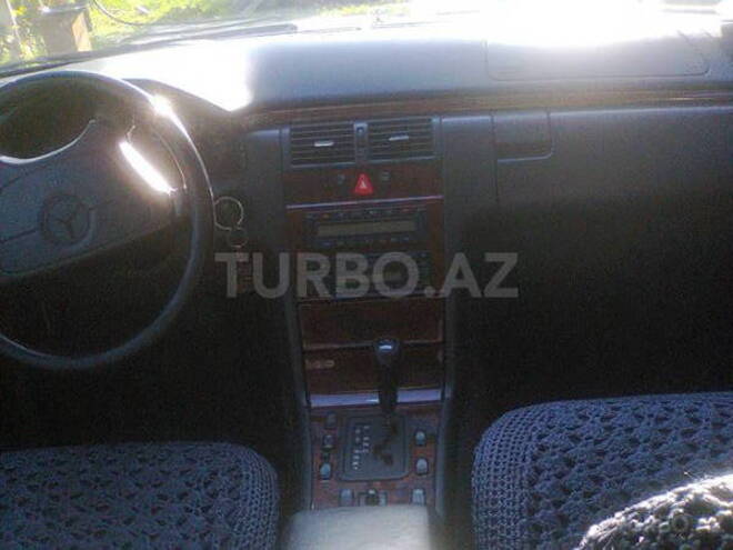 Mercedes E 240 1998, 190,000 km - 2.4 l - Bakı