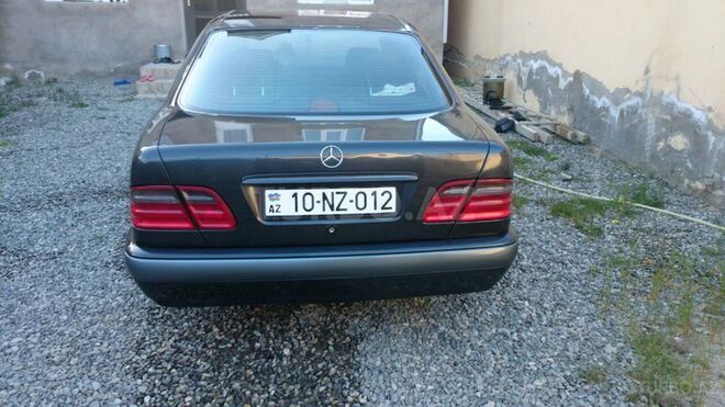 Mercedes E 230 1996, 250,000 km - 2.3 l - Bakı
