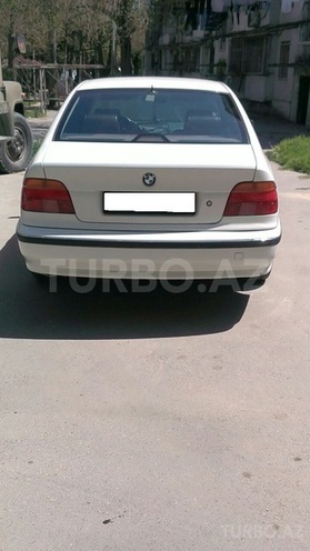 BMW 528 1998, 287,000 km - 2.8 л - Bakı