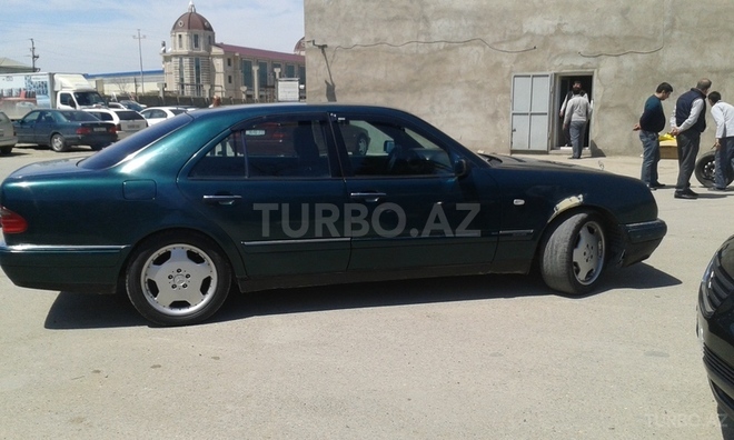 Mercedes E 230 1996, 300,000 km - 2.3 l - Bakı