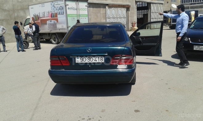 Mercedes E 230 1996, 300,000 km - 2.3 l - Bakı
