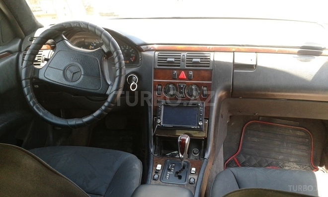 Mercedes E 230 1996, 300,000 km - 2.3 l - Bakı