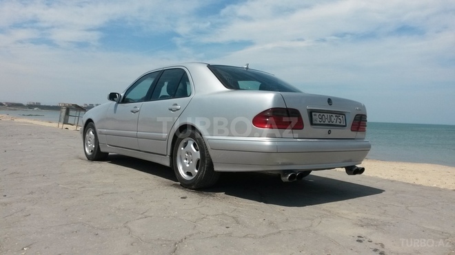 Mercedes E 220 2000, 390,000 km - 2.2 l - Bakı