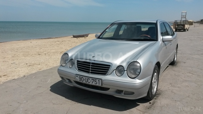 Mercedes E 220 2000, 390,000 km - 2.2 l - Bakı