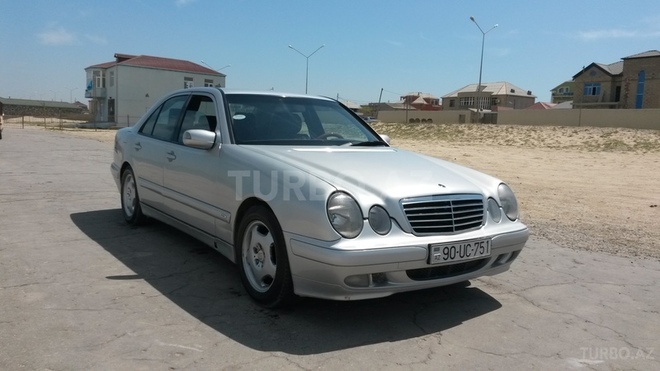 Mercedes E 220 2000, 390,000 km - 2.2 l - Bakı