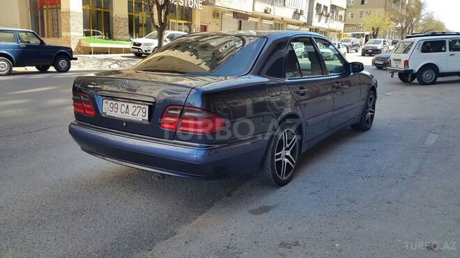 Mercedes E 220 1999, 250,000 km - 2.2 л - Bakı