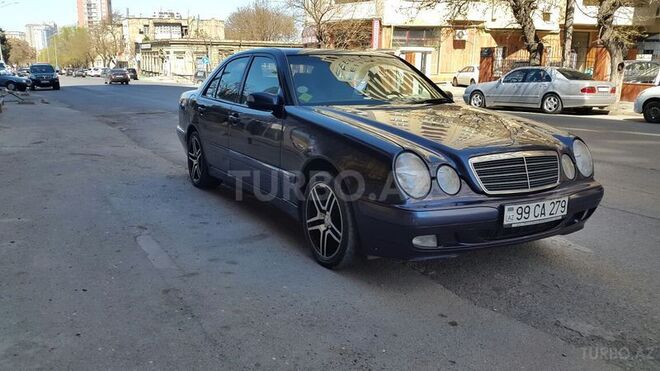 Mercedes E 220 1999, 250,000 km - 2.2 л - Bakı