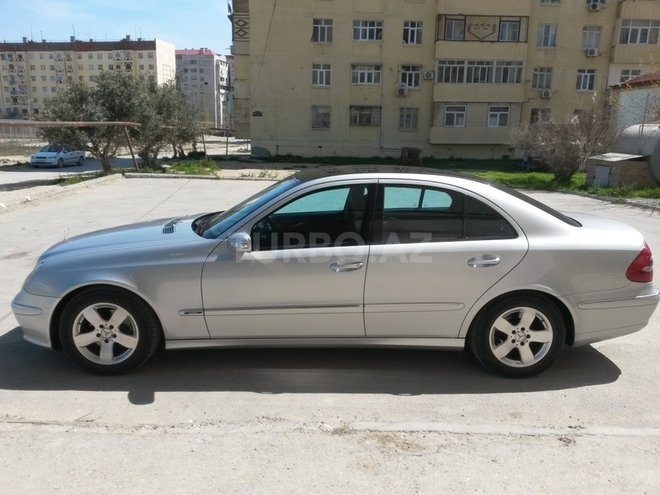 Mercedes E 270 2002, 230,000 km - 2.7 l - Bakı