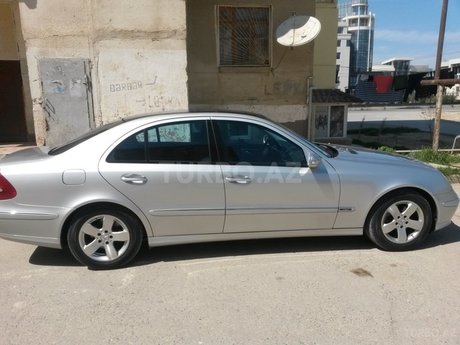 Mercedes E 270 2002, 230,000 km - 2.7 l - Bakı