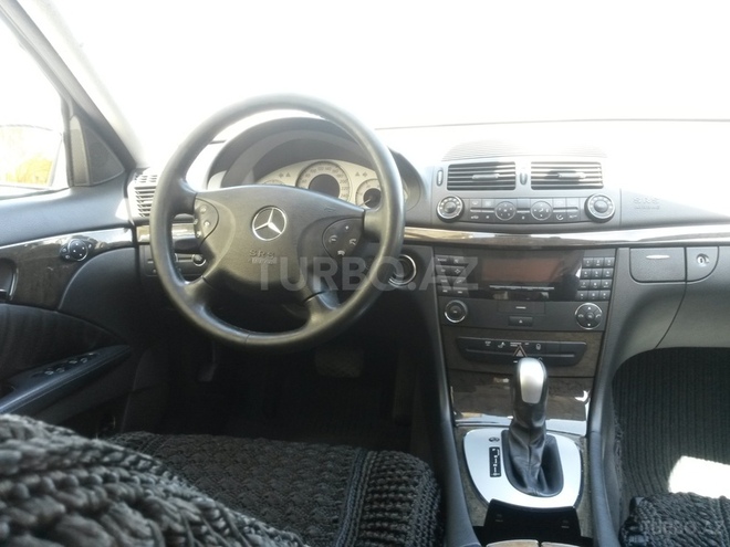 Mercedes E 270 2002, 230,000 km - 2.7 l - Bakı