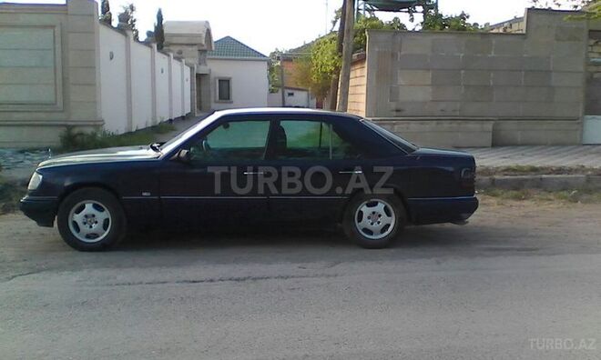 Mercedes E 240 1995, 400,000 km - 0.3 l - Bakı