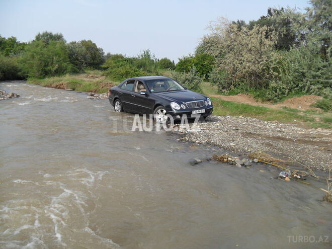 Mercedes E 320 2002, 210,000 km - 3.2 л - Bakı