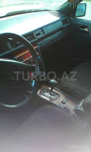 Mercedes E 240 1995, 400,000 km - 0.3 l - Bakı