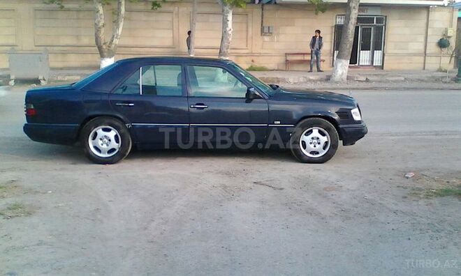 Mercedes E 240 1995, 400,000 km - 0.3 l - Bakı