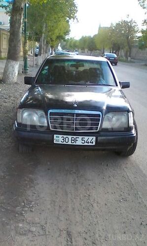 Mercedes E 240 1995, 400,000 km - 0.3 l - Bakı