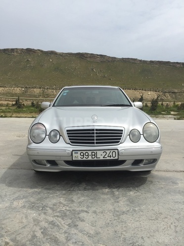 Mercedes E 240 2001, 217,000 km - 2.6 l - Bakı