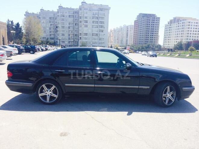 Mercedes E 220 2001, 230,000 km - 2.2 л - Bakı