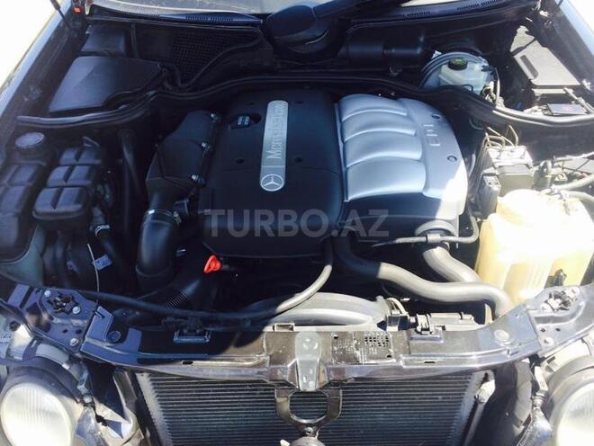 Mercedes E 220 2001, 230,000 km - 2.2 л - Bakı
