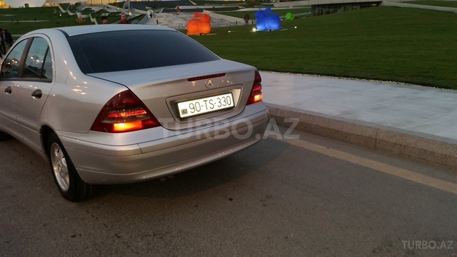 Mercedes C 220 2002, 310,000 km - 2.2 l - Bakı