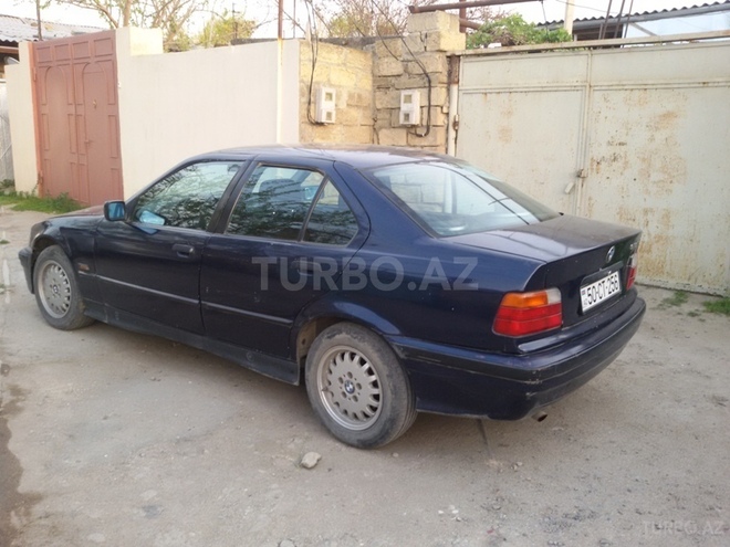 BMW 318 1991, 256,000 km - 1.8 l - Bakı