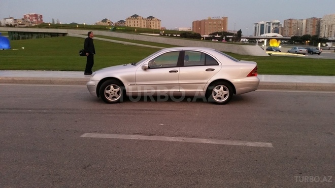 Mercedes C 220 2002, 310,000 km - 2.2 l - Bakı