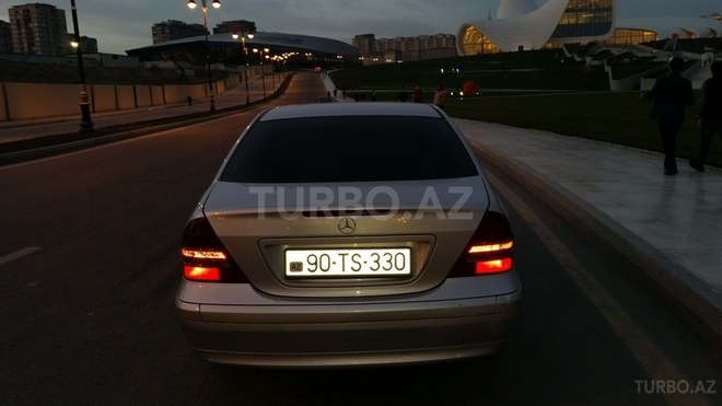Mercedes C 220 2002, 310,000 km - 2.2 l - Bakı