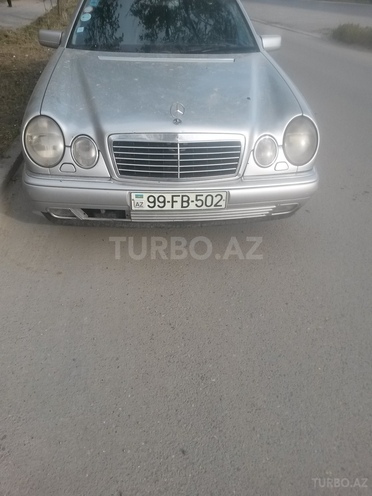 Mercedes E 220 1998, 298,000 km - 2.2 l - Bakı