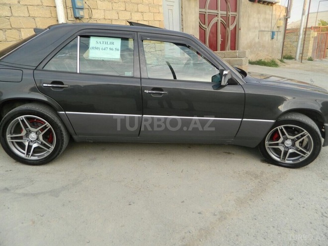 Mercedes E 220 1993, 307,914 km - 2.2 l - Bakı
