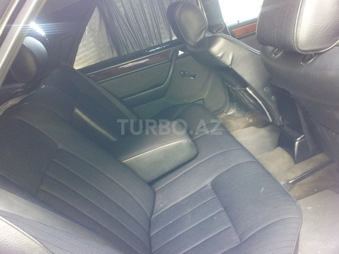Mercedes E 220 1994, 302,500 km - 2.2 л - Bakı