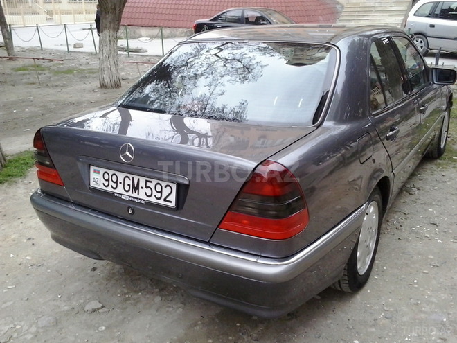 Mercedes C 220 1999, 178,230 km - 2.2 l - Bakı