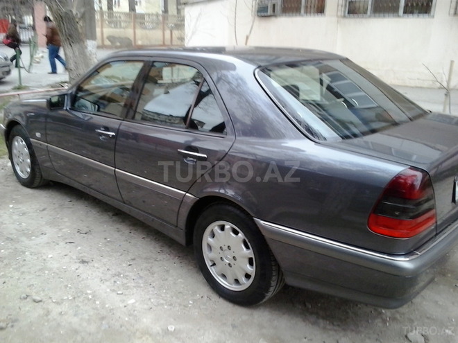 Mercedes C 220 1999, 178,230 km - 2.2 l - Bakı