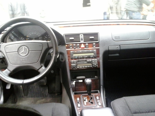 Mercedes C 220 1999, 178,230 km - 2.2 l - Bakı