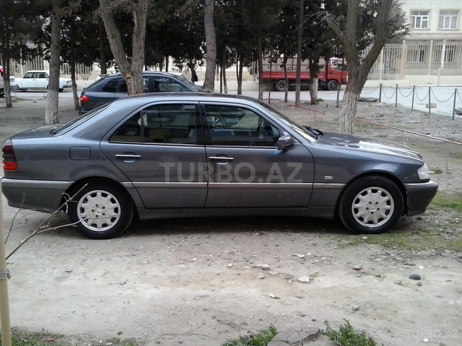 Mercedes C 220 1999, 178,230 km - 2.2 l - Bakı