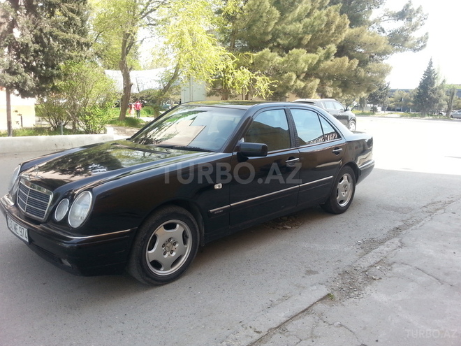 Mercedes E 230 1996, 199,000 km - 2.3 l - Bakı