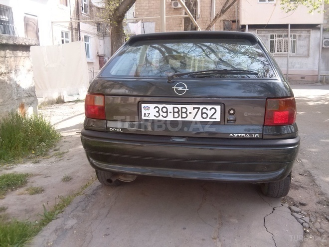 Opel Astra 1996, 390,000 km - 1.6 l - Bakı
